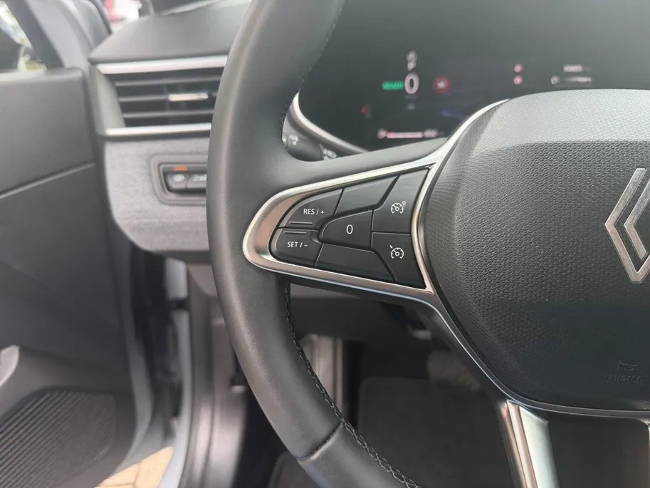 Renault Clio 1.6 E-Tech Full Hybrid 145 techno | Automaat | Apple Carplay & Android Auto | Cruise & Climate Control | Camera | Parkeersensoren | Navigatie | 12 Maanden BOVAG Garantie