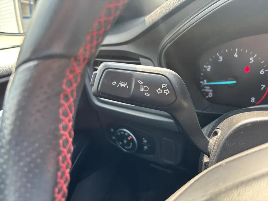 Ford Focus 1.0 EcoBoost ST Line Business 125PK | Winter Pack | Comfort Pack | Privacy Glass | Climate Control | Keyless Entry
