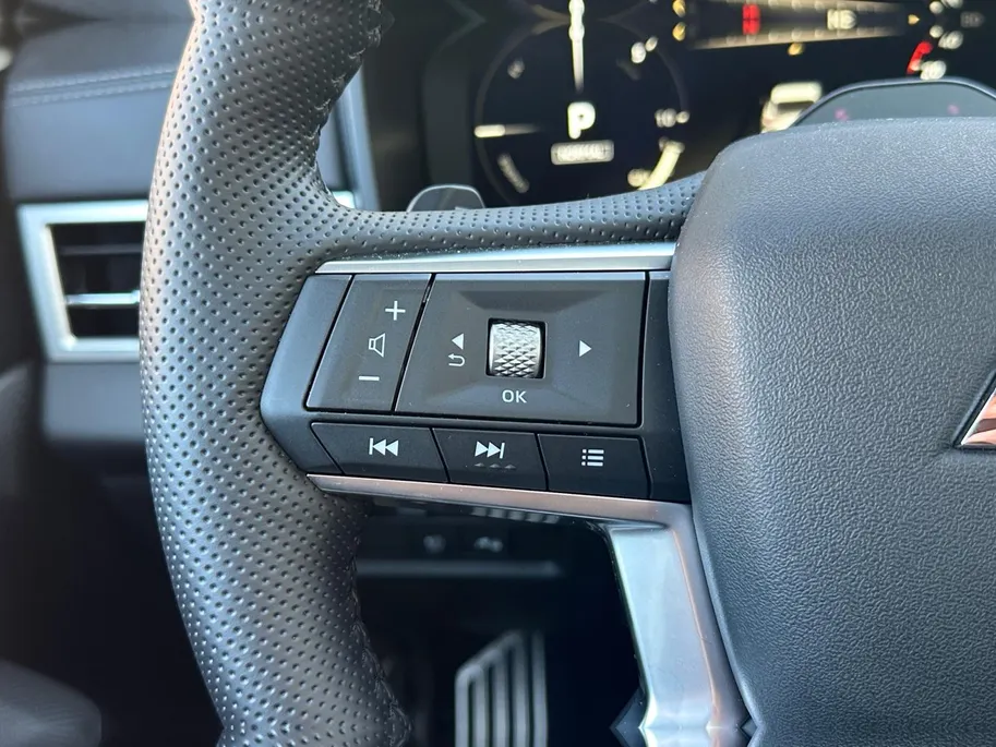 Mitsubishi Outlander 2.4 PHEV Instyle Leer | Electrische stoelverstelling met geheugen | Trekhaak afneembaar | Head-up display | Open dak panorama | 230Volt aansluiting in kofferruimte