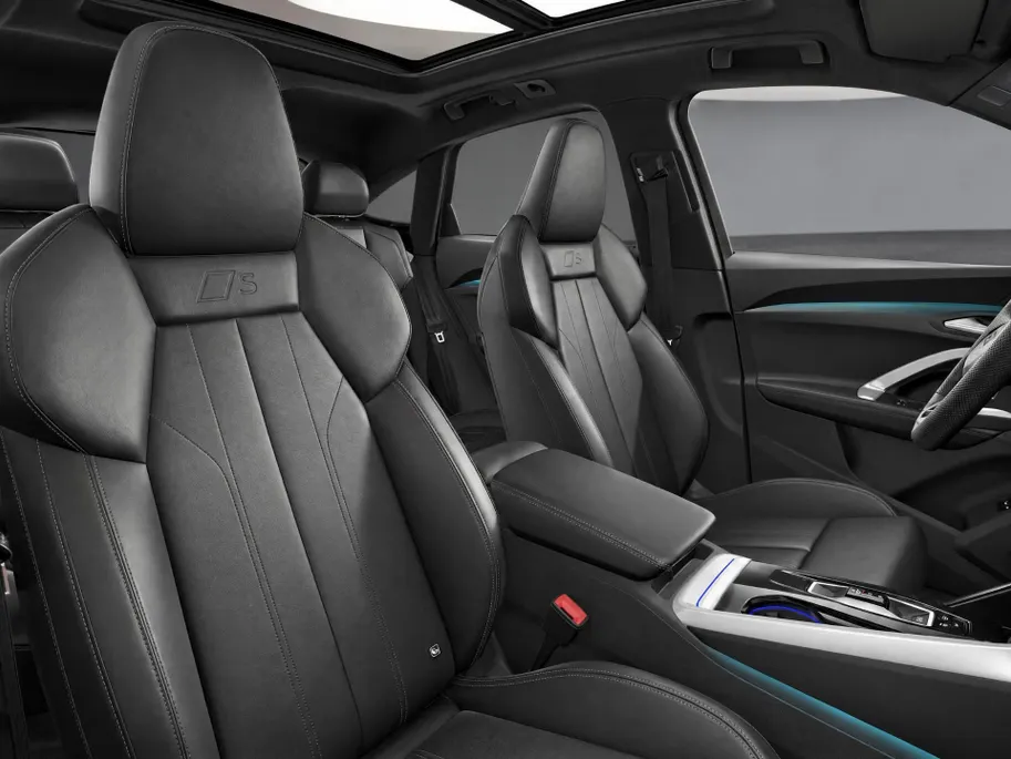 Audi Q5 Sportback 2.0 TFSI e-hybrid quattro S edition Competition 367 PK · Glazen panoramadak · Trekhaak elek. wegklapbaar · MMI bijrijdersdisplay