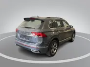 Volkswagen Tiguan 1.4 TSI 245pk DSG eHybrid R-Line Business · Apple/Android Car Play · Wegklapbare Trekhaak · Alarm · Dodehoek Detectie · Stoel-& Stuurverwarming · 19'' Inch ·