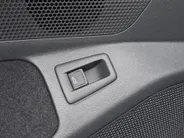 Volkswagen ID.7 Limited Edition Plus 77 kWh accu 286 PK · Trekhaak inklapbaar, met elektrische ontgrendeling · Draadloze telefoonlader ·