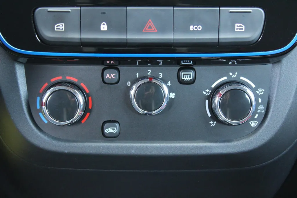 Dacia Spring Expression | Nieuw | Airco | PDC | 14' Design velgen | Navi | Camera | BTW | UNIEK!! |