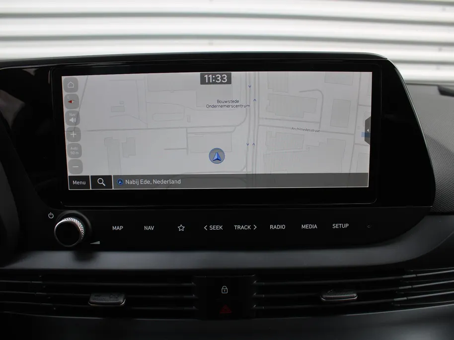 Hyundai i20 1.0 T-GDI Comfort Smart | Camera | 16' LM | Cruise | Navi | Apple Carplay/Android Auto | Dodehoek detectie | Airco | Automaat |