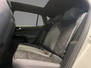 Volkswagen ID.4 Pro 77 kWh 174pk · Panoramadak · Inklap. Trekhaak · Warmtepomp · Matrix LED · Stuur- & Stoelverwarming · Apple/Android Car Play ·