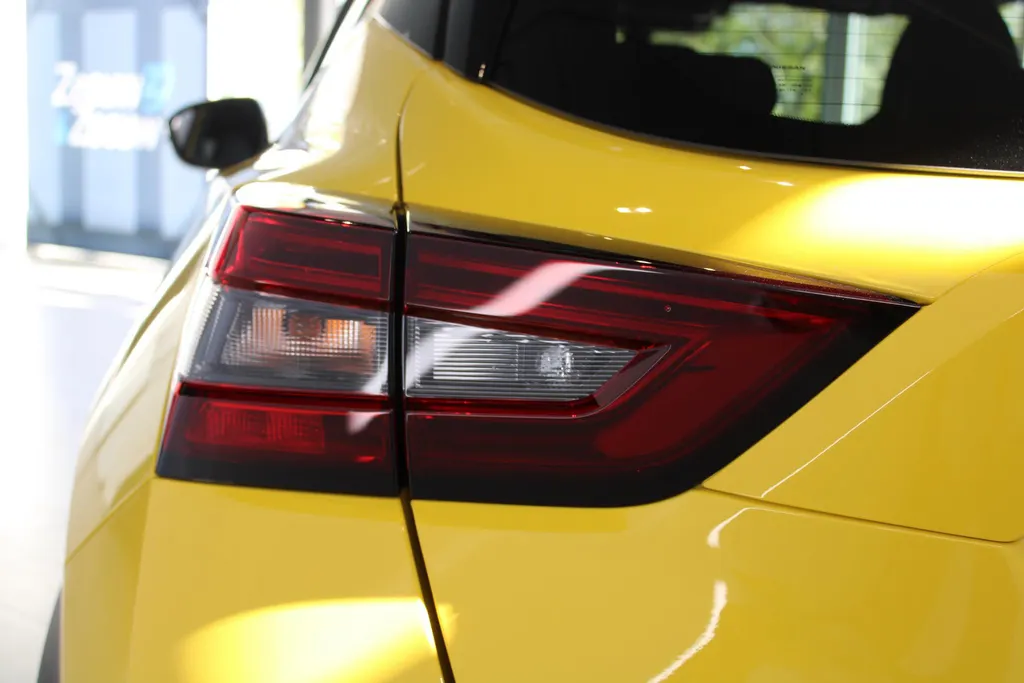 Nissan Juke 1.6 Hybrid N-Connecta | stuurverwarming | Stoelverwarming | Automaat | Achteruitrijcamera | Pdc voor en achter | Cruise controle | Climate Controle | LM wielen | Navigatie | Apple carplay & Android auto |
