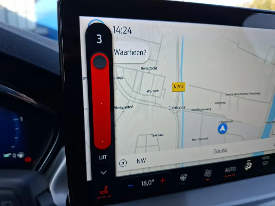 Ford Focus Wagon 1.0 EcoBoost Hybrid Titanium X | Dealeronderhouden | Stoel- stuur en voorruitverwarming | Navigatie