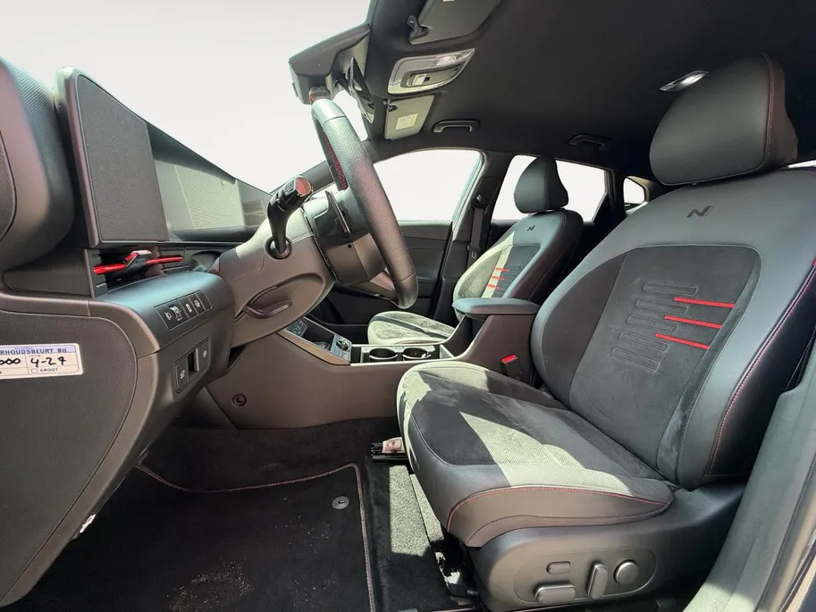 Hyundai Kona 1.6 GDI HEV N Line | Stoelverwarming & verkoeling | 360 Camera | Navigatie | Parkeersensoren voor en achter | Dodehoek detectie | Geheugenfunctie bestuurdersstoel |