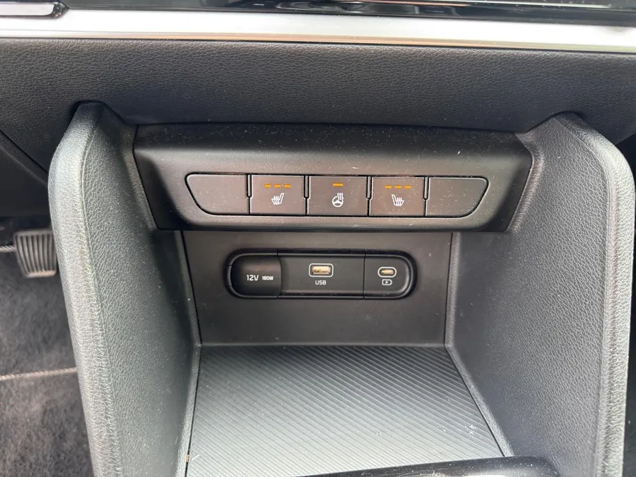 Kia Sportage 1.6 T-GDi MHEV DynamicLine | Navi | Camera | Cruise Control | Stoel-/Stuurverwarming | LM Velgen | Apple Carplay | Android Auto