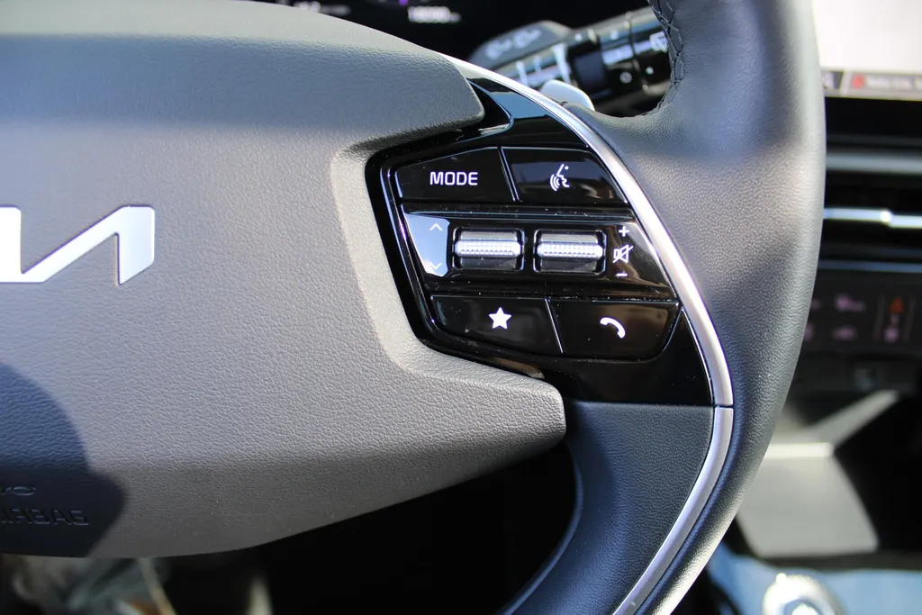 Kia Niro EV DynamicPlusLine 64.8 kWh | Airco | Navi | Camera | Cruise | 17' LM | PDC |