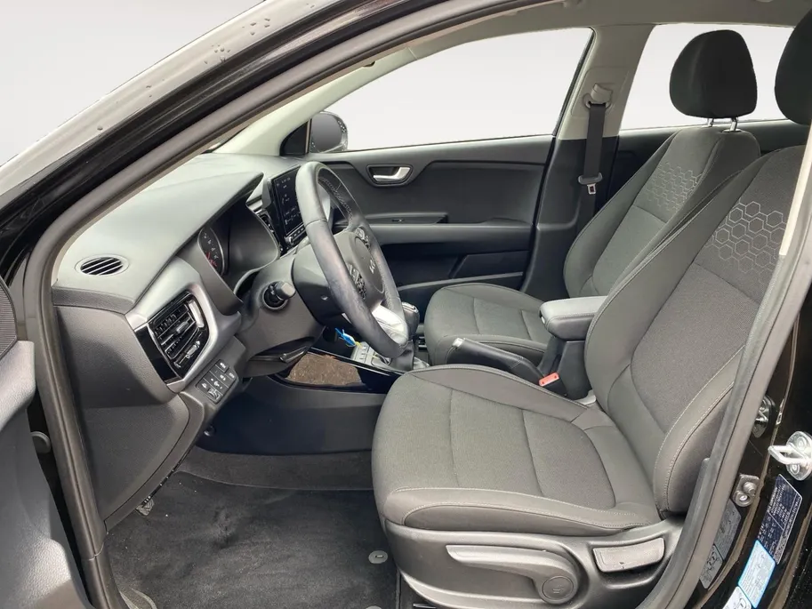 Kia Rio 1.0 T-GDi MHEV DynamicLine | Airco | AppleCarPlay Android Auto | 16 inch LM velgen | Parkeercamera | Cruise control | Lineassist |