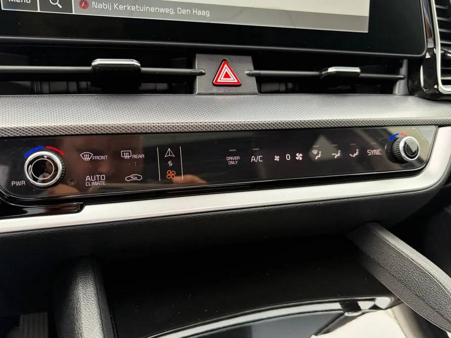 Kia Sportage 1.6 T-GDi PHEV DynamicPlusLine | Zeer nette auto | Open dak | Stoel & stuur verwarming | Apple CarPlay & Android Auto | Fabrieksgarantie t/m 6-2032 |