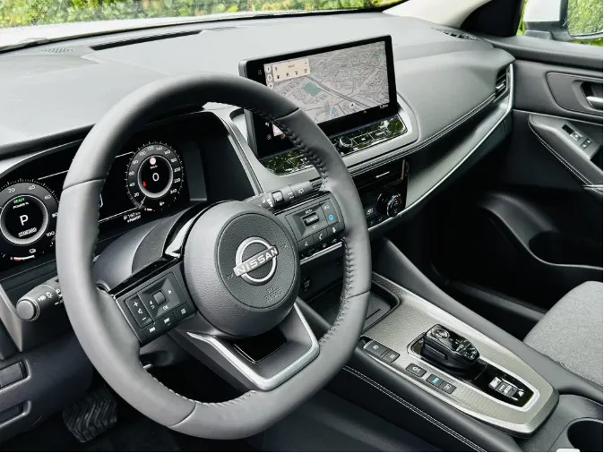 Nissan QASHQAI 1.3 MHEV Xtronic N-Connecta | NISSAN MORE 10 Jaar garantie | €6000,- korting inclusief inruilpremie | Andrioid/Apple Carplay | 360graden camera's | Stoel-/ Stuur-/ Voorruitverwarming | Panoramadak |