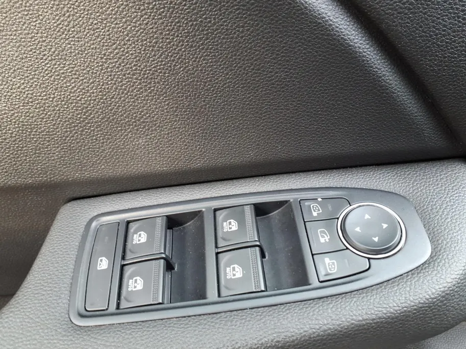 Renault Clio 1.0 TCe 90 Evolution Navigatie | Camera | Bluetooth | Parkeersensoren | LMV | Airco | 12 Maanden BOVAG Garantie