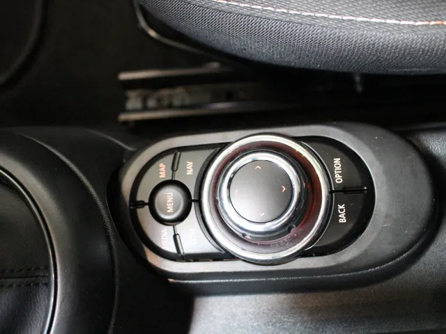 MINI Cooper Mini 1.5 Camden Edition Automaat | Navigatie | Climate Control | Cruise Control