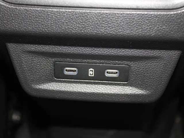 Renault Austral 1.2 E-Tech full hybride 200 PK Esprit Alpine | 4 jaar of 80000 km garantie | | Pack 360 camera | Pack Vision | Pack Ligt & Sound | 4 control |