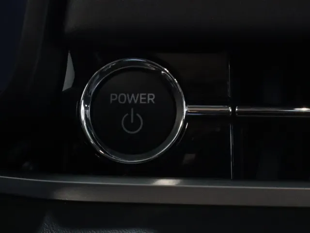 Mitsubishi Outlander 2.4 PHEV Instyle Trekhaak | Panodak | Adaptive Cruise | All Seas
