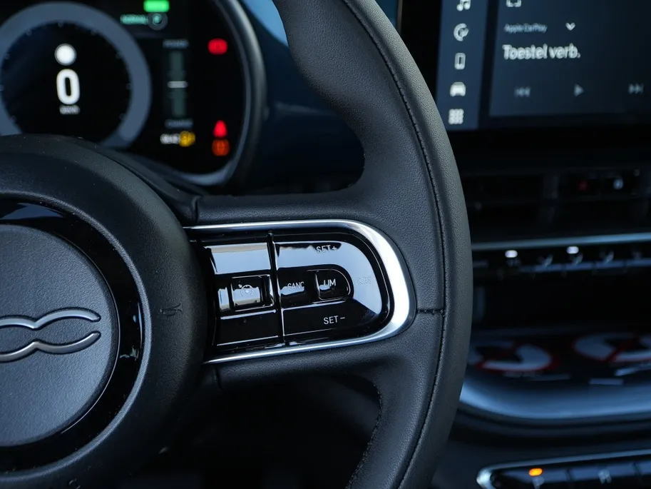 Fiat 500e Icon 42KWH | Camera | Navi | Carplay | Winter | Style | 16' VERKOCHT