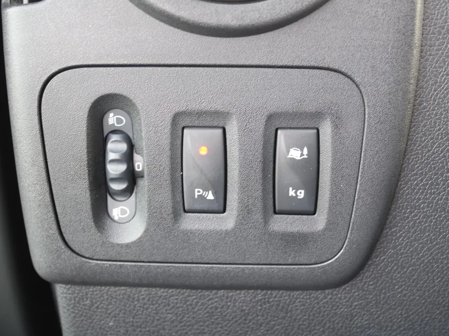 Renault Master T33 2.3 dCi L2H2 Stop & Start | Automaat | Trekhaak | Camera | Airco | Navi | Cruise | 16' LM | PDC | Licht-/regensensor | Volledig betimmerd |
