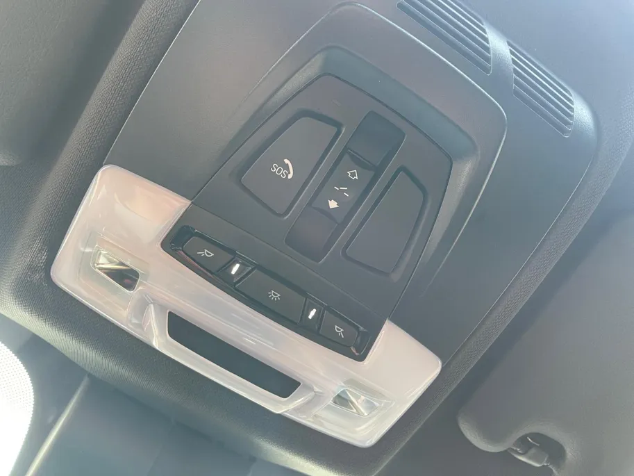 BMW X1 sDrive20i High Executive *Automaat*Navi*Camera*Schuif/kanteldak*Climate Control*Stoelverwarming*Lederen bekleding*LM. Velgen*Zeer nette auto!