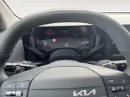Kia EV2 Plus 42.2 kWh 3.000,- Inruilkorting | Privacy Glass | 18' lichtmetalen velgen | Warmtewerend glas rondom | Draadloze oplader voor smartphone