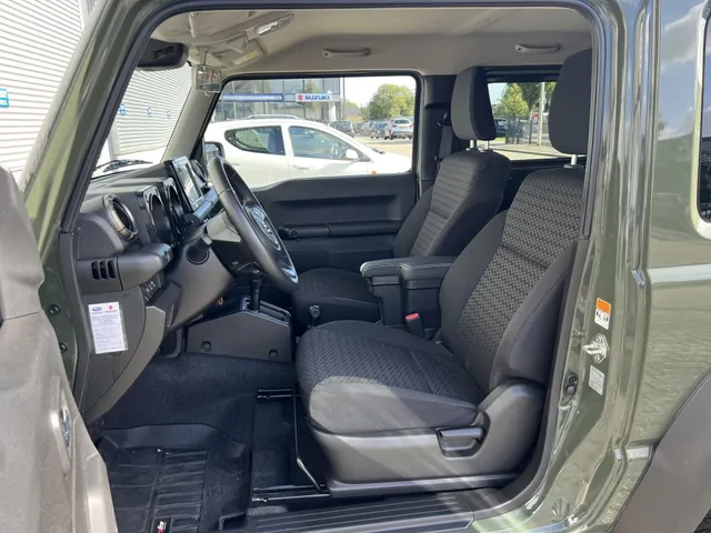 Suzuki Jimny 1.5 Stijl Automaat | Apple Carplay & Android Auto | Climate Control | Noppenbanden | 4 Zitplaatsen