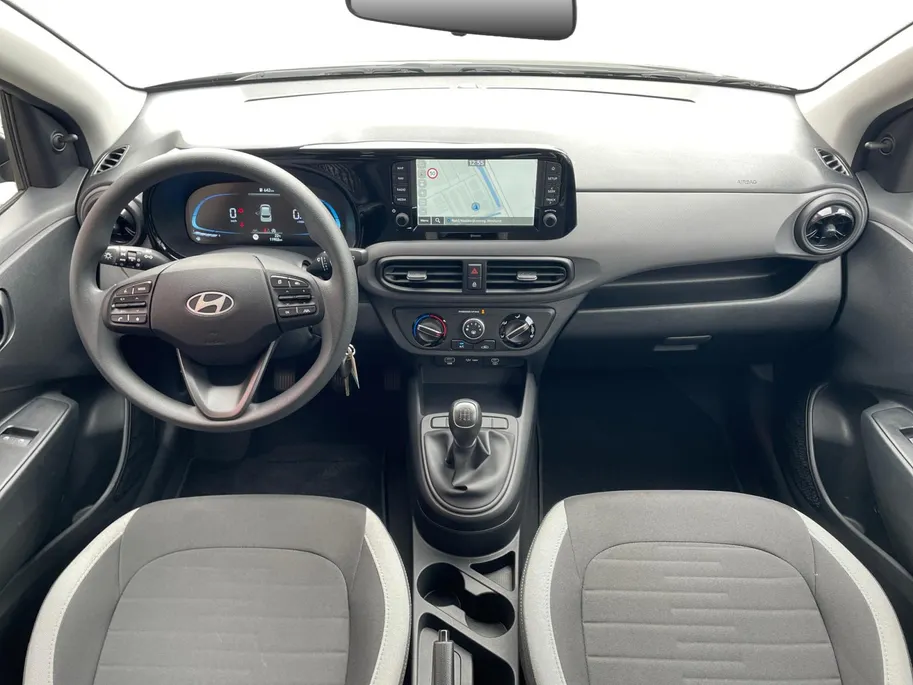Hyundai i10 1.0 Comfort | Android auto/Carplay | Airco| Navigatie | All season banden | Achteruitrijcamera| Parkeersensoren achter| ZEER WEINIG KILOMETERS!
