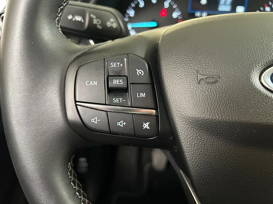Ford Fiesta 1.0 EcoBoost Hybrid Titanium | Apple Carplay / Android Auto | Stoel + Stuurverwarming | Cruise Control | Parkeersensoren Achter | Lichtsensor | Climate Control | Verwarmbare Voorruit