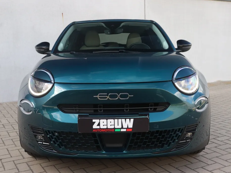 Fiat 600e La Prima 54 kWh | Navi | Camera | Carplay | 18'