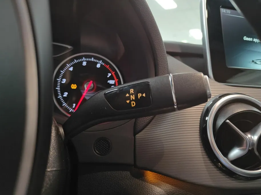 Mercedes-Benz B-Klasse 180 Ambition AUTOMAAT NAVI TREKHAAK LM VELGEN SCHUIFKANTELDAK HOGE INSTAP CRUISE CONTROLE PARKEERSENSOREN XENON VERLICHTING ZEER MOOIE AUTO