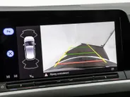 Volkswagen Golf 1.0 eTSI 110pk DSG Life · Camera · Apple/Android Car Play · Sfeerverlichting · P-Sensoren · Navigatie · 16'' Inch · Garantie t/m 04-02-2028 of 100.000km  · EXTRA INRUILKORTING ·