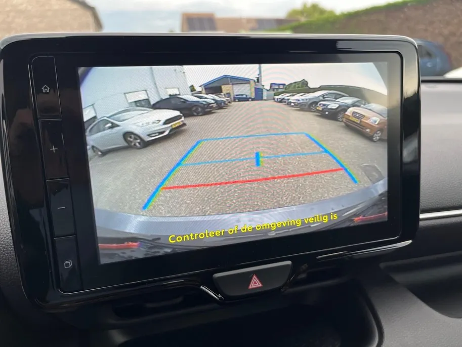 Toyota Yaris 1.5 Hybrid 115 Comfort | Parkeercamera | Climate control | Apple Carplay/Android Auto | Adaptive cruise control | LM-Velgen