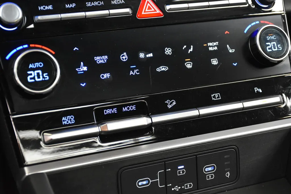 Hyundai Santa Fe 1.6 T-GDi HEV A/T Premium Sky I Black Pack I 7pl.