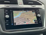 Volkswagen Tiguan 1.4TSIeHybrid 180kW/245PK R-Line Black Style · Panoramadak · Trekhaak · 360°Camera + Parkeersensoren ·