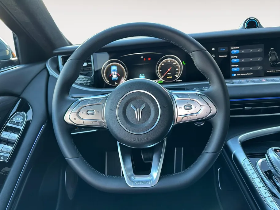 Voyah Free Flagship Edition 4WD 106 kWh | Demo | Full Option | Trekhaak met 2000kg trekgewicht | Luchtvering | Stoelkoeling, -verwarming en -massage |Blackline exterieur & interieur|