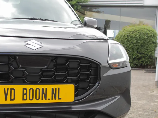 Suzuki Swift 1.2 Style Smart Hybrid | € 2200,- DEALERKORTING! | Snel Rijden!