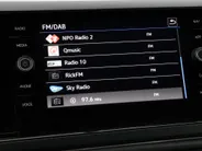 Volkswagen Polo 1.0 TSI 110pk DSG R-Line · Camera · Matrix LED · Stoelverwarming · Apple/Android Car Play · ACC · P-Sensoren · 17'Velgen ·