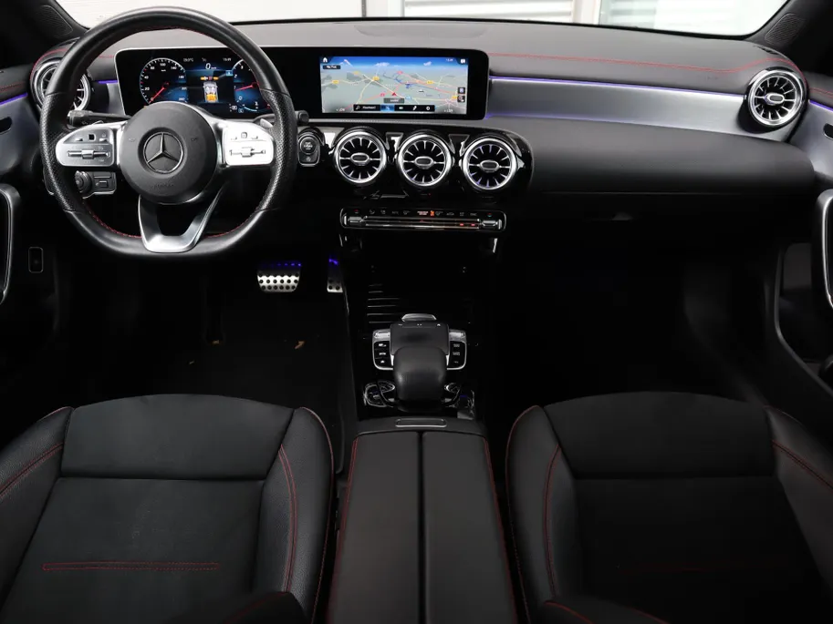 Mercedes-Benz CLA 200 Business Solution AMG