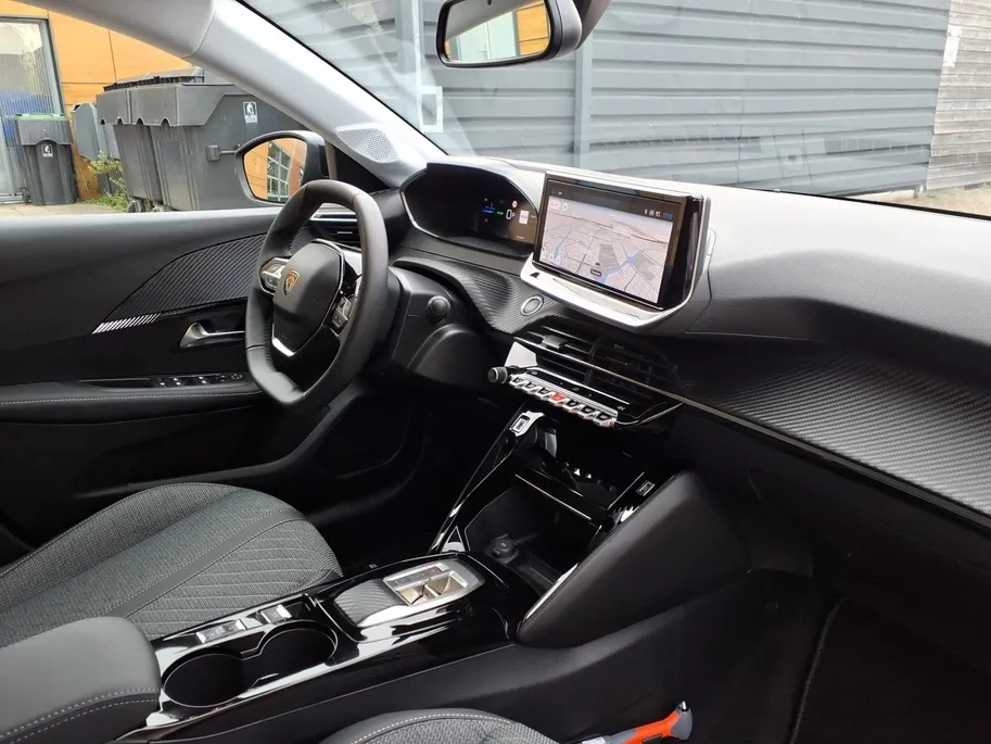 Peugeot e-208 EV Allure Avantage 51 kWh Automaat | Navigatie | Airco | 1 jaar Garantie
