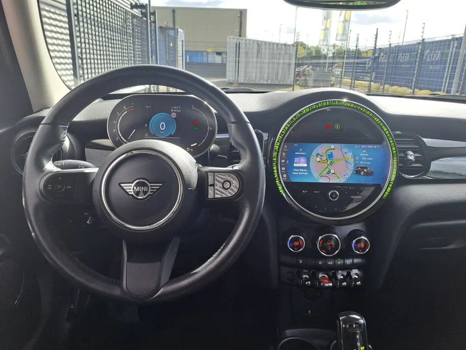 MINI 5-Deurs 1.5 Cooper Camden Edition | Navi | Sensoren | Cruise | DAB | Apple Carplay/Android Auto