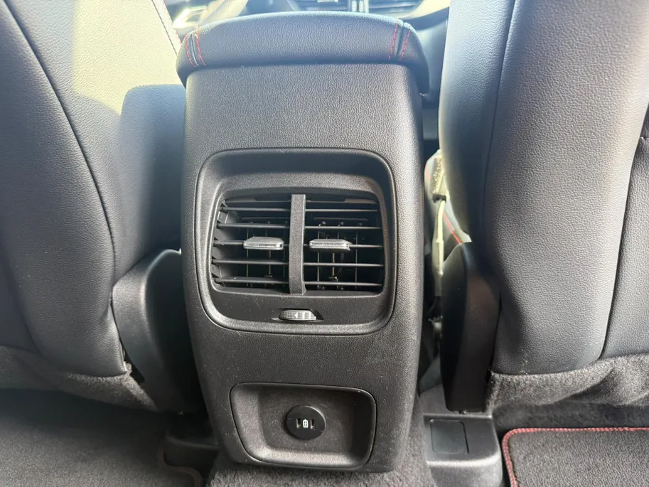 Ford Kuga 2.5 PHEV ST-Line X | VERWARMDE VOORSTOELEN | NAVIGATIE