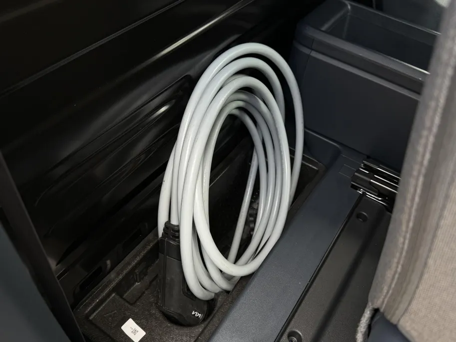 Kia PV5 L2H1 Elite Executive 71.2 kWh | 416 km WLTP-actieradius | 10% - 80% laden snelladen in 30 minuten | All-season banden | Dodehoek camera | 360 camera | Parkeersensoren rondom | Stoel- en stuurverwarming | Draadloos Apple/Android Carplay | Navi