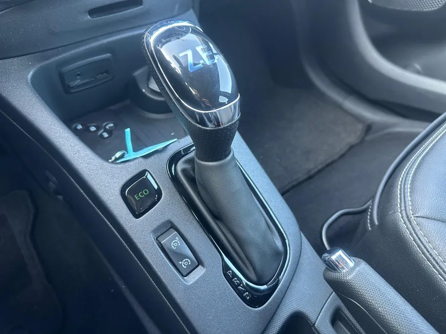 Renault ZOE R110 Iconic 41 kWh | AIRCO WERKT NIET !! | KOOP ACCU | BOSE | CAMERA | NAVI | 12 MAANDEN BOVAG GARANTIE |
