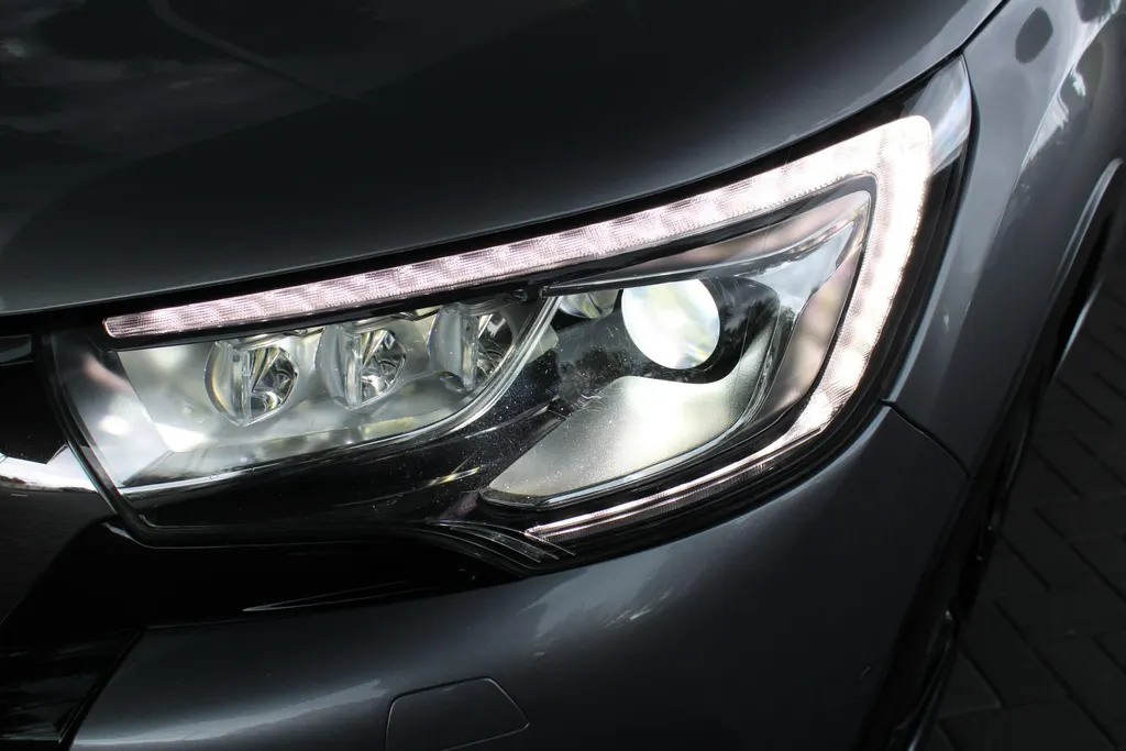 DS DS 4 Crossback 1.6 THP Chic | 17' LM | Trekhaak | PDC | Camera | Cruise |