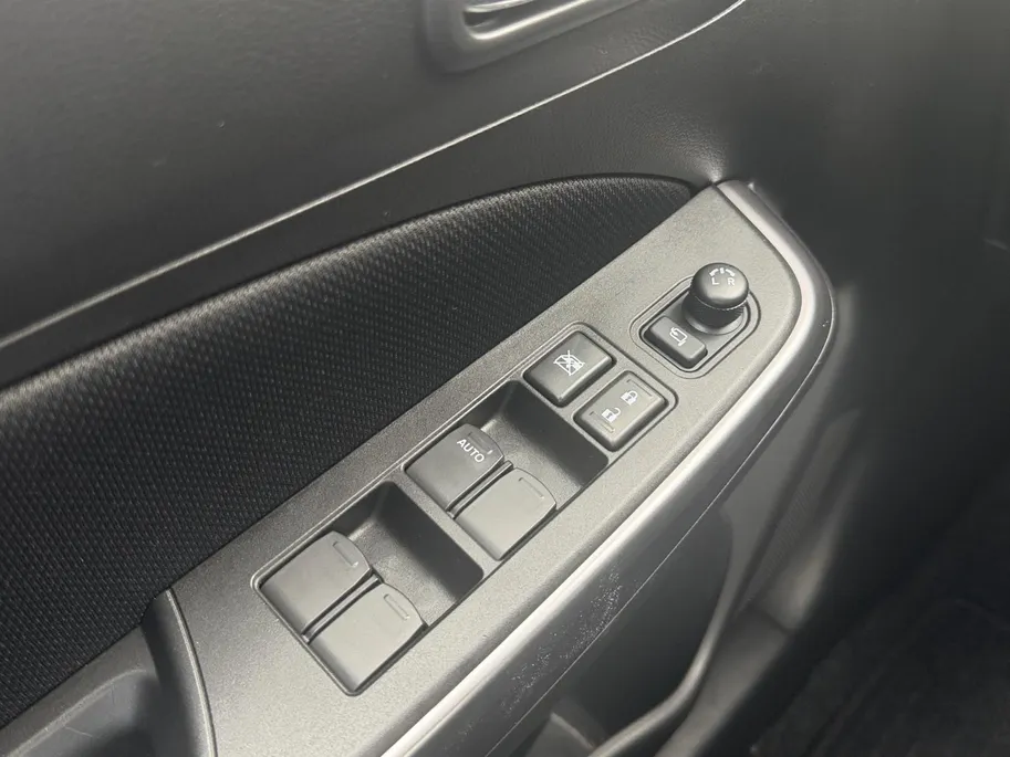 Suzuki Swift 1.2 Style Smart Hybrid | Adapt Cruise Control / Climate Control | Stoelverwarming | Camera | Navigatie |