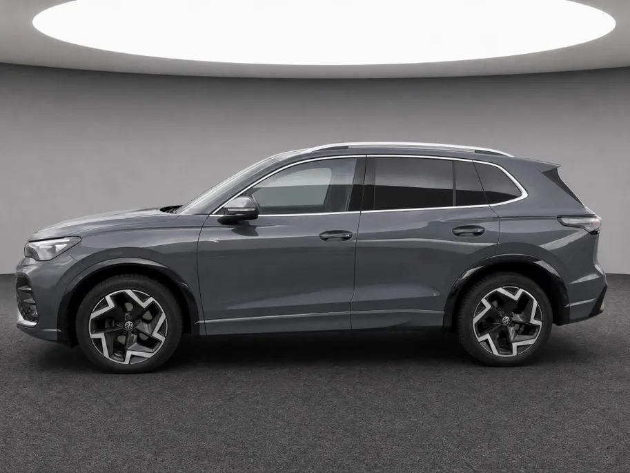 Volkswagen Tiguan 1.5 eTSI 150pk R-Line Business · Camera · Wegklapbare Trekhaak · Apple/Android Car Play · P-Sensoren · Massage · 19'' Inch · Garantie t/m 13-06-2029 of 100.000km