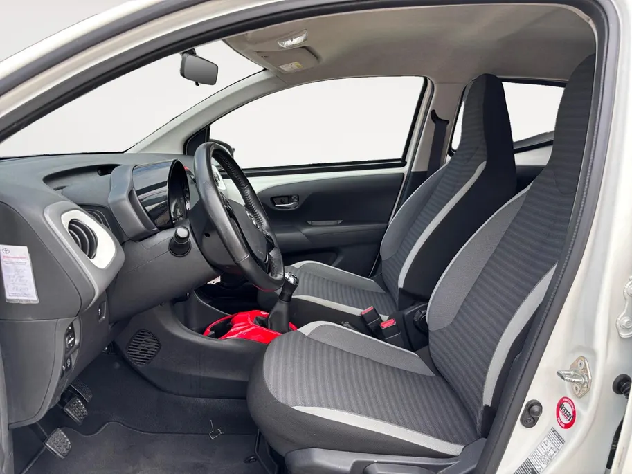 Toyota Aygo 1.0 VVT-i x-clusiv | Camera | Cruise | Lichtmetaal |