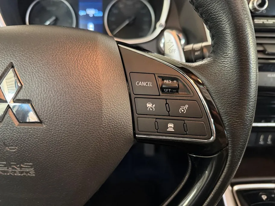 Mitsubishi Eclipse Cross 2.4 PHEV Instyle | Schuif-/ kanteldak | Achteruitrijcamera | Parkeersensoren voor & achter | Stoelverwarming | Navigatie | Trekhaak | BOVAG GARANTIE |