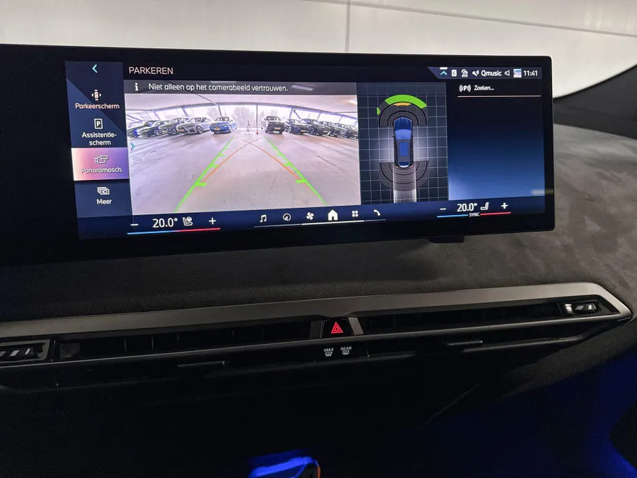 BMW iX xDrive45 101 kWh
