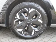 Kia Niro EV Edition Advanced 64.8 kWh | Stuur-/stoelverwarming | Elektr. stoelverstelling | Camera | Cruise adapt. | 17'LM | Clima | 17% bijtelling |
